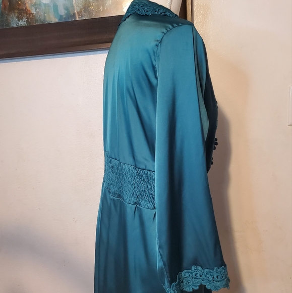 Victoria's Secret Satin Robe with  Embroidery - Picture 7 of 9